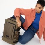 Eastpak Tecum L CNNCT Sand LTZJ154 Backpacks