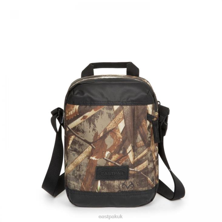 eastpak_the_one_cnnct_realtree_camo_ltzj256_shoulder_bags.jpg Eastpak The One CNNCT Realtree Camo LTZJ256 Shoulder Bags - Image 1