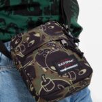 Eastpak THE ONE Hundreds Camo LTZJ253 Shoulder Bags - Image 2